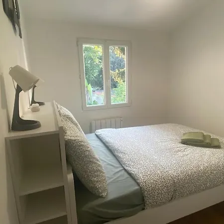 Holiday home Roz 1 *