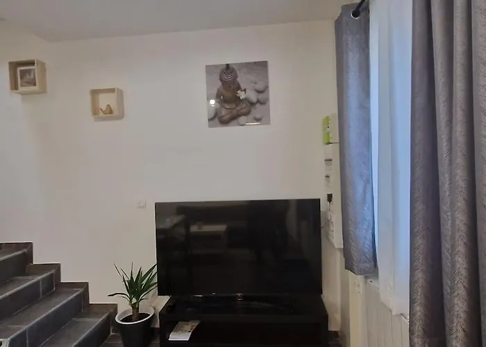 Roz 1 Nyaraló